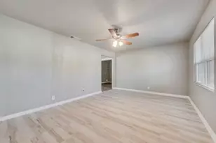 1312 Raines St, Arlington, TX 76010 - Photo 8