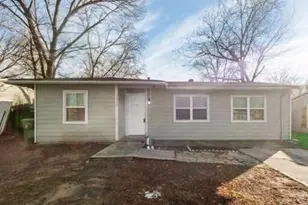 1312 Raines St, Arlington, TX 76010 - Photo 2