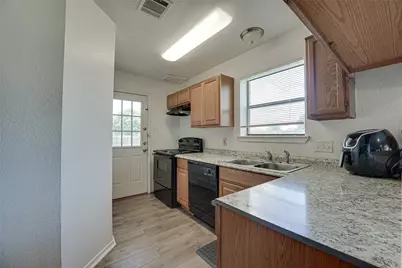 470 Chestnut Lane, DeSoto, TX 75115 - Photo 6