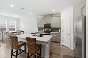 10407 Twisting Spgs Dr, Aubrey, TX 76227 - Photo 10