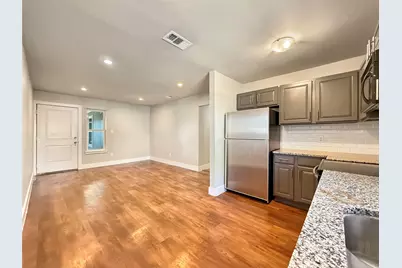 740 Edgemont Avenue #204, Dallas, TX 75216 - Photo 2