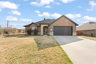 1601 Summercrest Dr, Cleburne, TX 76033 - Photo 1