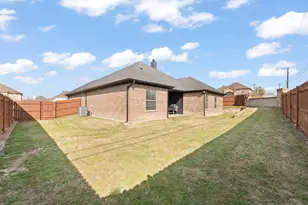 1601 Summercrest Dr, Cleburne, TX 76033 - Photo 26