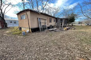 1517 Alamo Dr, Granbury, TX 76048 - Photo 1