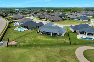 2012 Spieth St, Granbury, TX 76048 - Photo 36