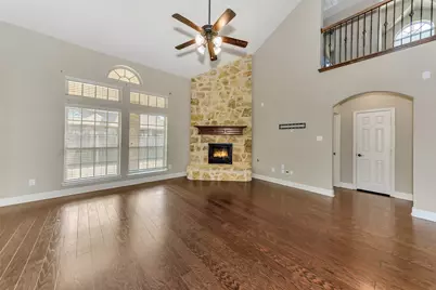 2939 Pino, Grand Prairie, TX 75054 - Photo 6