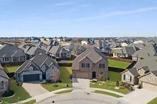 9401 Trailway Dr, Little Elm, TX 75068 - Photo 2