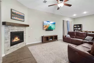 9401 Trailway Dr, Little Elm, TX 75068 - Photo 10