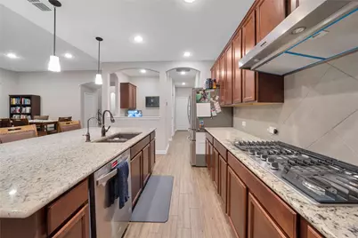 9401 Trailway Dr, Little Elm, TX 75068 - Photo 6