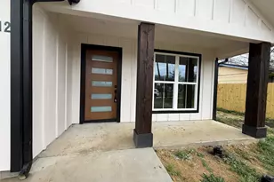 2612 W Park Row, Corsicana, TX 75110 - Photo 2