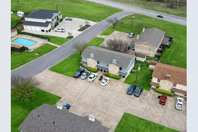 1403 Courtney Place, Cleburne, TX 76033 - Photo 2