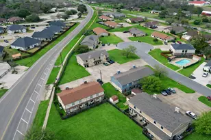 1403 Courtney Pl, Cleburne, TX 76033 - Photo 6