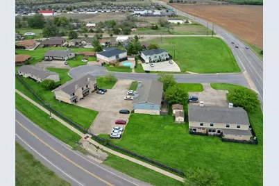 1403 Courtney Place, Cleburne, TX 76033 - Photo 2