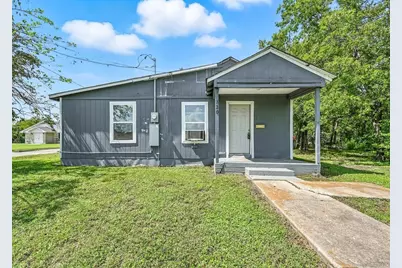 320 T A Carroll Avenue, Corsicana, TX 75110 - Photo 1