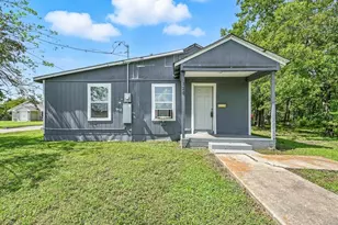 320 T A Carroll Ave, Corsicana, TX 75110 - Photo 1