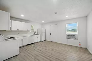 320 T A Carroll Ave, Corsicana, TX 75110 - Photo 8