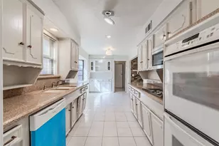 3325 Shady Hollow Ln, Dallas, TX 75233 - Photo 8