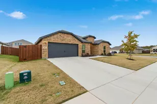 437 Falcon Wy, Azle, TX 76020 - Photo 6