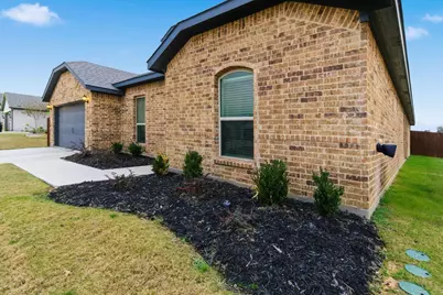 437 Falcon Way, Azle, TX 76020 - Photo 4