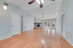 4154 Emerson Dr, Grand Prairie, TX 75052 - Photo 4