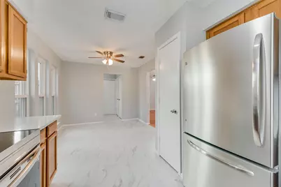 4154 Emerson Drive, Grand Prairie, TX 75052 - Photo 10