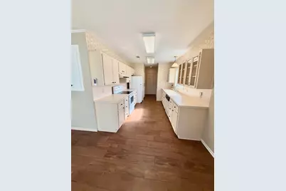 102 S Avenue Q, Clifton, TX 76634 - Photo 10