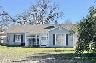 102 S Avenue Q, Clifton, TX 76634 - Photo 2