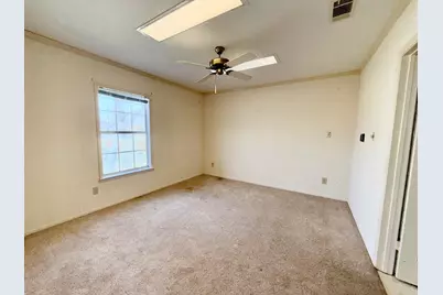 102 S Avenue Q, Clifton, TX 76634 - Photo 16