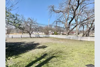 102 S Avenue Q, Clifton, TX 76634 - Photo 4