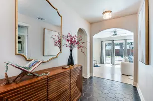 806 Knott Pl, Dallas, TX 75208 - Photo 4