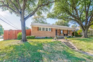 806 Knott Pl, Dallas, TX 75208 - Photo 2