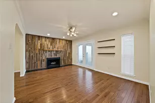 2303 Park Hill Dr, Fort Worth, TX 76110 - Photo 2