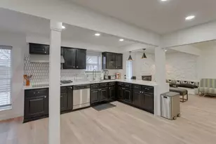 6048 Holiday Ln, North Richland Hills, TX 76180 - Photo 10