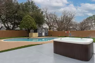 6048 Holiday Ln, North Richland Hills, TX 76180 - Photo 34