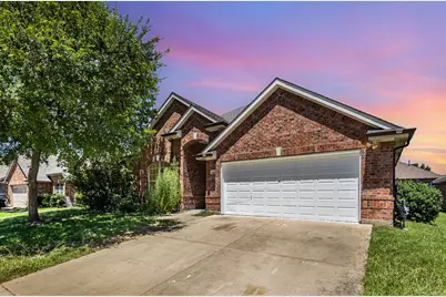 601 Valencia Drive, Arlington, TX 76002 - Photo 1