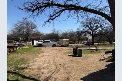 4815 Garden Lane, Fort Worth, TX 76119 - Photo 4