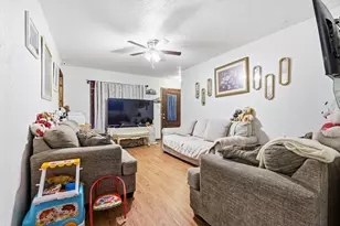 1634 Camara Ct, Grand Prairie, TX 75051 - Photo 6