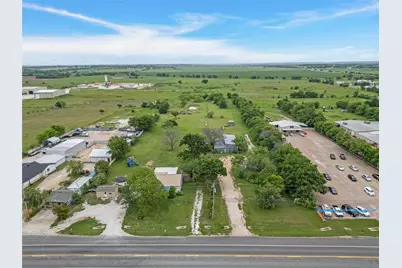 1020 E Jefferson Avenue, Whitney, TX 76692 - Photo 2
