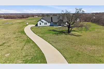 420 Zonaverde Court, Poolville, TX 76487 - Photo 36