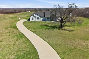 420 Zonaverde Ct, Poolville, TX 76487 - Photo 36