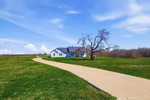 420 Zonaverde Ct, Poolville, TX 76487 - Photo 2