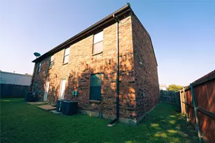 104 N Heights Dr, Crowley, TX 76036 - Photo 34