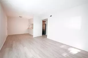 104 N Heights Dr, Crowley, TX 76036 - Photo 2