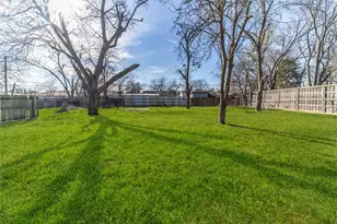 2417 Fonville Dr, Dallas, TX 75227 - Photo 32