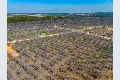 2167 E Landings N, Granbury, TX 76049 - Photo 10