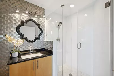 1001 Belleview Street #705, Dallas, TX 75215 - Photo 30