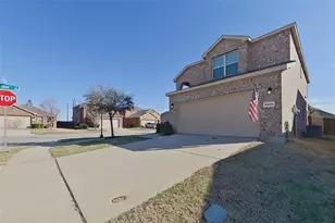 8928 Deadwood Ln, Aubrey, TX 76227 - Photo 2