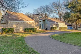 512 Arbor Brook Ln, Coppell, TX 75019 - Photo 2