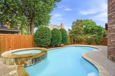 1506 Hunters Creek Drive, McKinney, TX 75072 - Photo 2