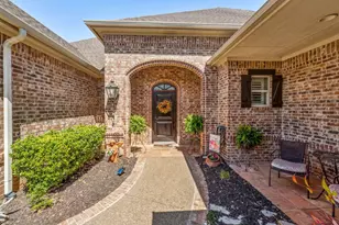 4204 Bluff View Dr, Granbury, TX 76048 - Photo 4